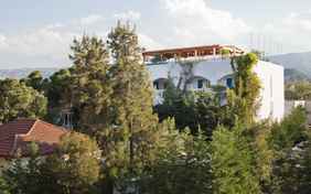 Gemütlich auf dem eigenen Balkon oder gesellig auf der Dachterrasse - die Villa bietet viele schöne Plätze zum Entspannen.